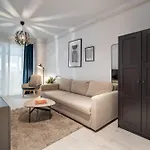 212 B2